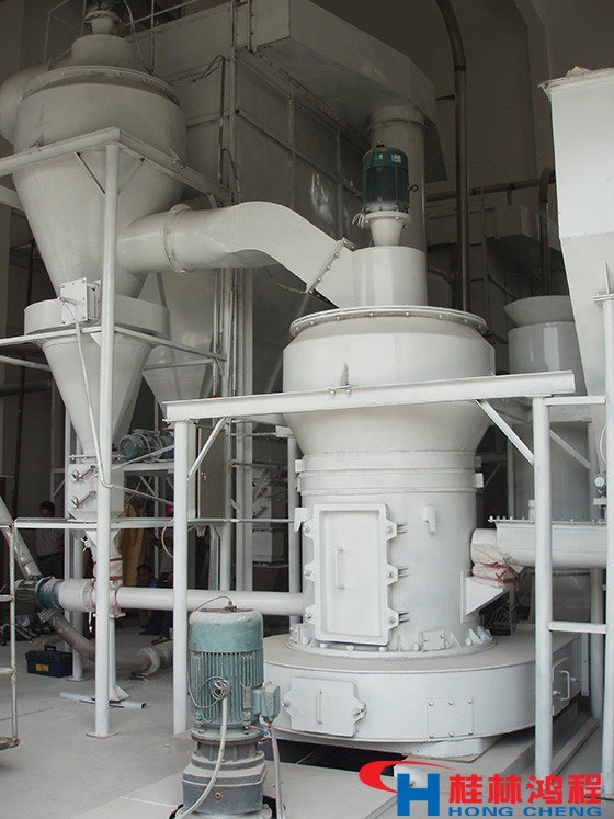 HC1000磨粉機滑石粉生產(chǎn)線現(xiàn)場圖片 HC1000磨粉機滑石粉生產(chǎn)線現(xiàn)場圖片