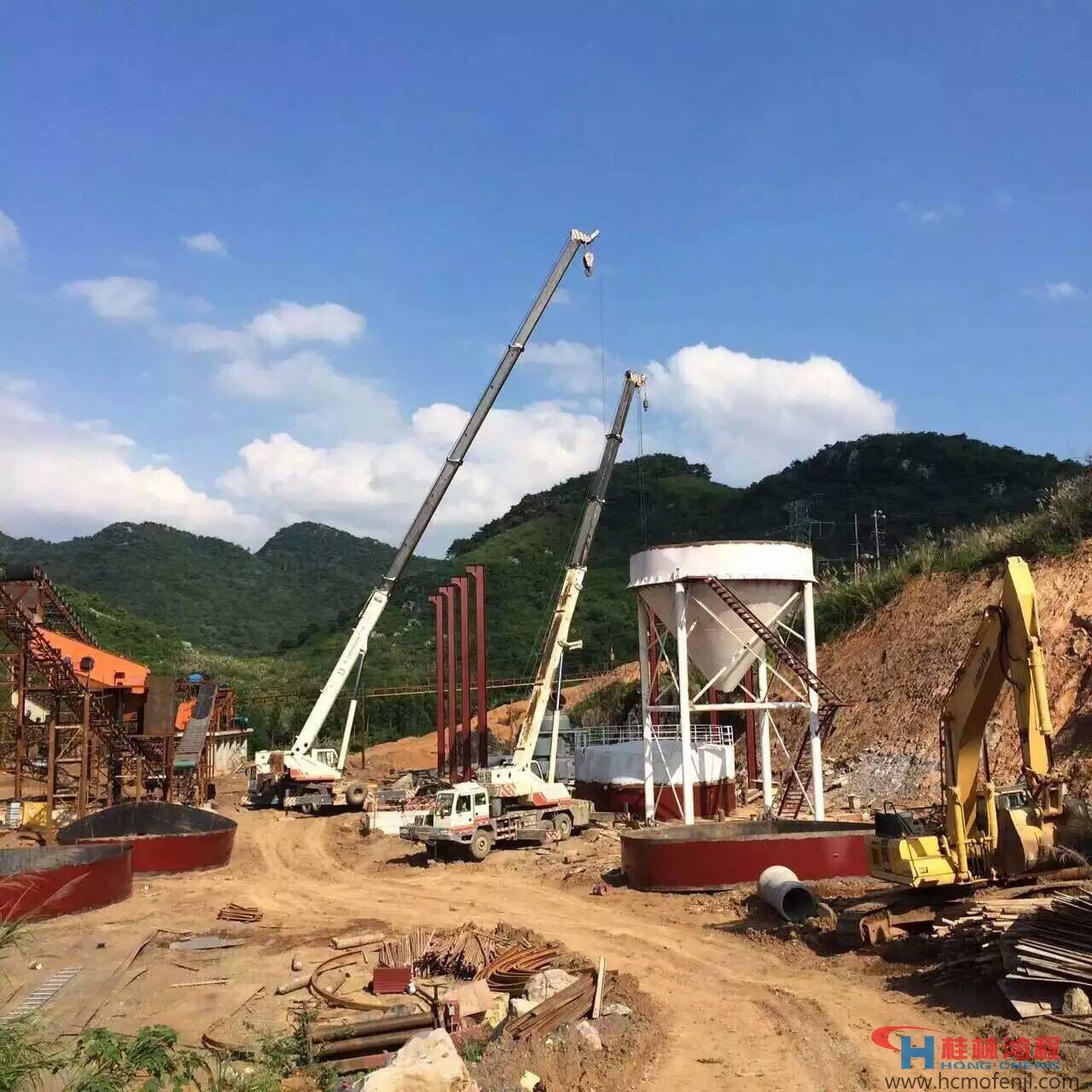 HC1700縱擺磨粉機(jī) 賀州 廣西磨粉機(jī) 雷蒙磨 HC1700縱擺磨粉機(jī) 賀州 廣西磨粉機(jī) 雷蒙磨