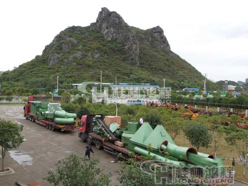 鴻程腐植酸雷蒙磨粉機發貨 鴻程腐植酸雷蒙磨粉機發貨