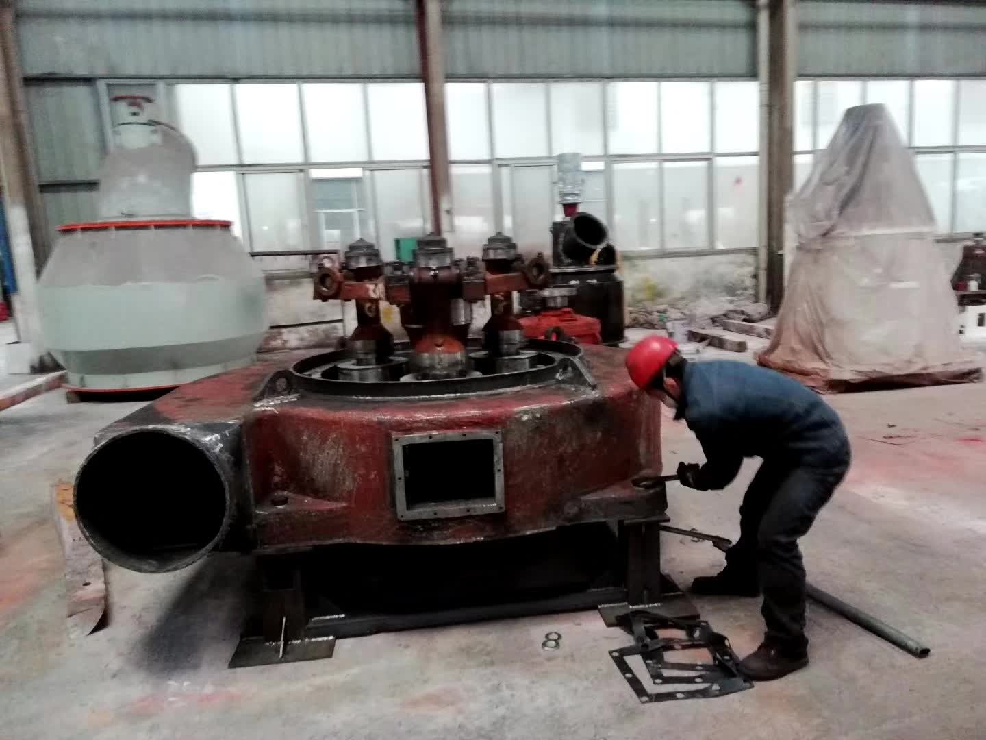 桂林鴻程大型氧化鈣設備磨粉機主機生產現場 桂林鴻程大型氧化鈣設備磨粉機主機生產現場